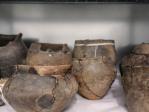 Verschillende urnen uit oude opgravingen